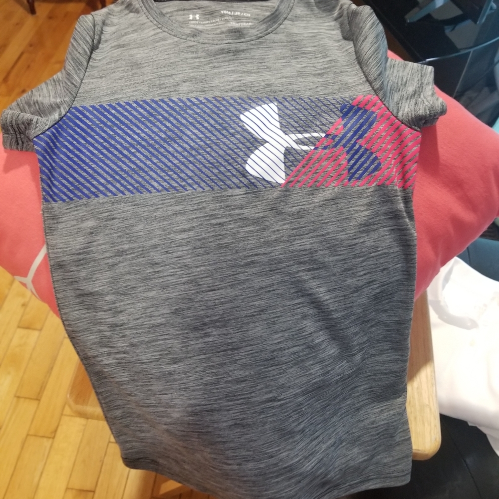 Tee shirt under armour